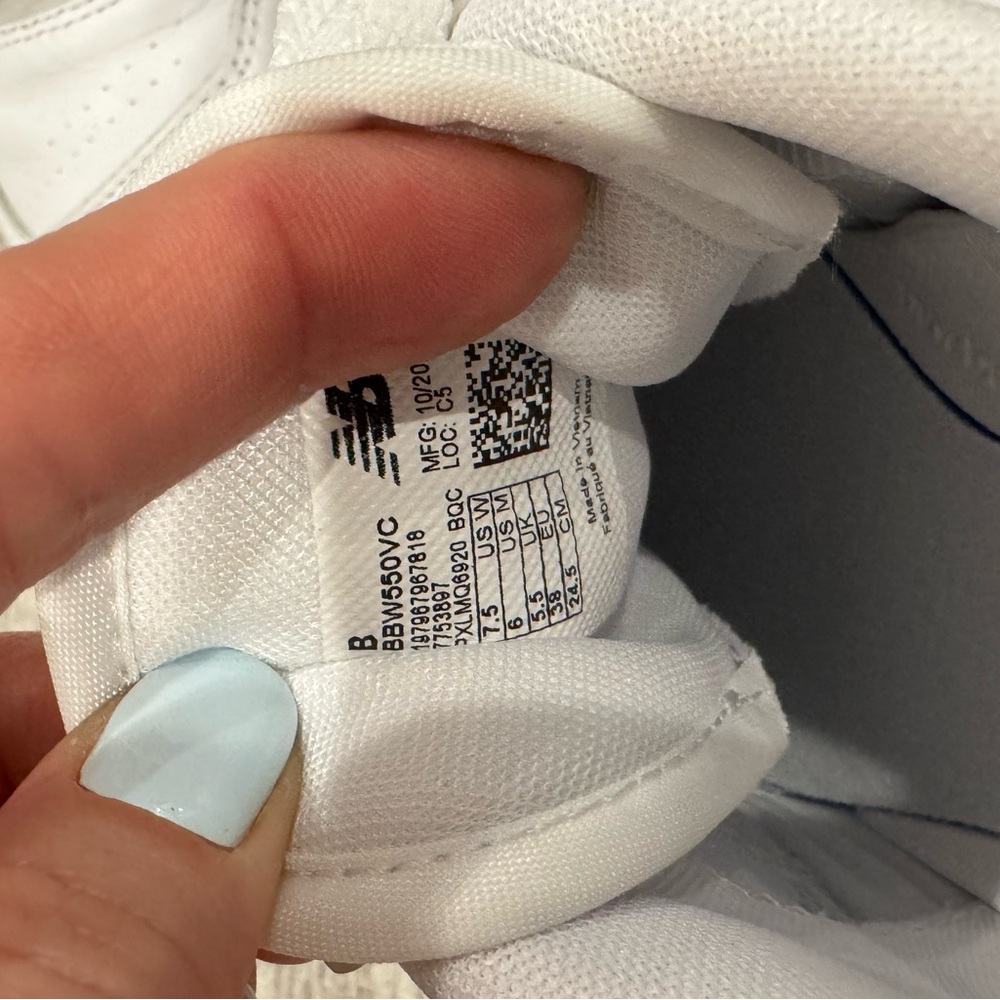 New Balance 550 pink white sneakers - Picture 8 of 9